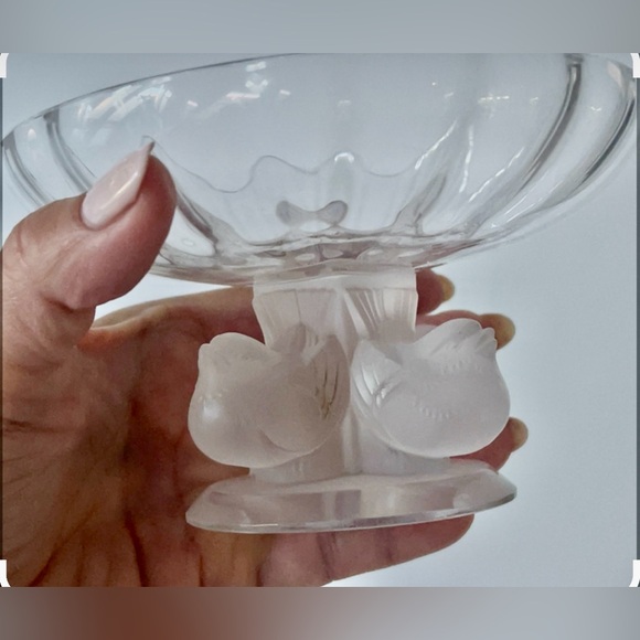 Lalique Crystal Pedestal Bowl with Bird Design 5 1/2” across x 3 3/8” T - Picture 14 of 16